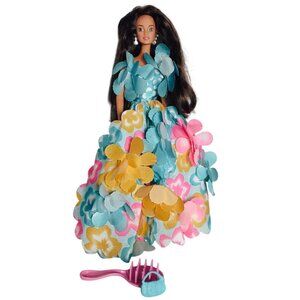 1996 Mattel Blossom Beauty Teresa Barbie Doll Brunette Floral Dress Accessories